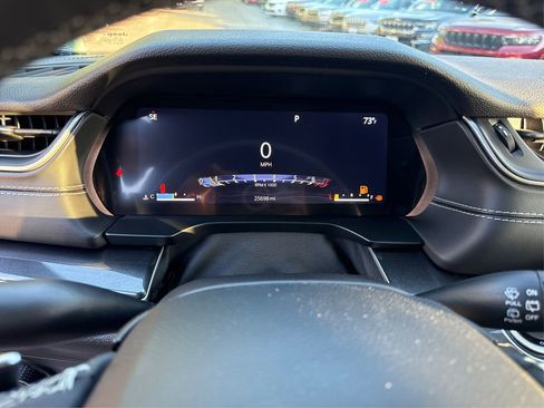 Used 2023 Jeep Grand Cherokee Altitude image 22