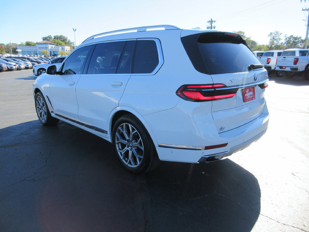 Used 2024 BMW X7 xDrive40i w/ Premium Package AWD/4WD image 8