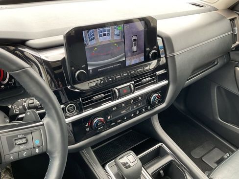 Used 2023 Nissan Pathfinder Platinum image 15