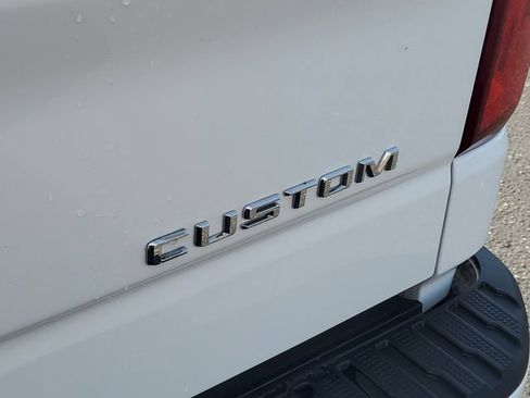 Used 2019 Chevrolet Silverado 1500 Custom w/ Custom Value Package AWD/4WD image 7