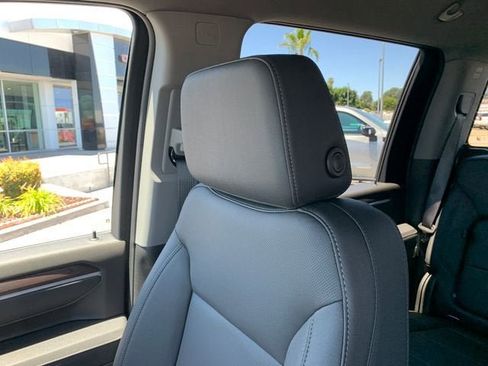 New 2026 GMC Sierra 2500 SLT w/ SLT Convenience Package AWD/4WD image 26