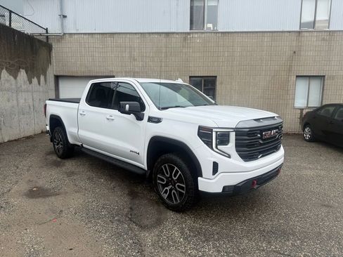 Used 2022 GMC Sierra 1500 AT4 AWD/4WD image 8