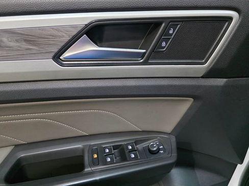 Certified 2022 Volkswagen Atlas Cross Sport SE w/ Panoramic Sunroof Package image 5