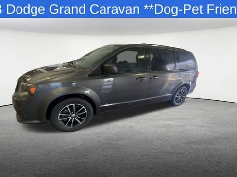 Used 2018 Dodge Grand Caravan SE image 4