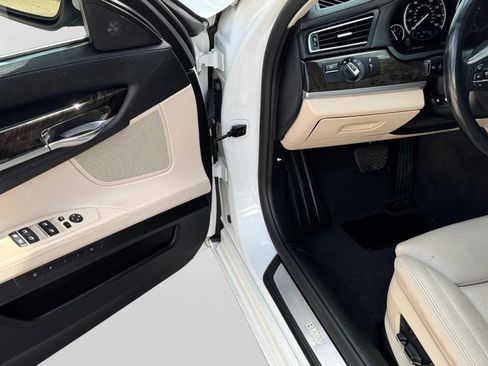 Used 2012 BMW 740i RWD image 10