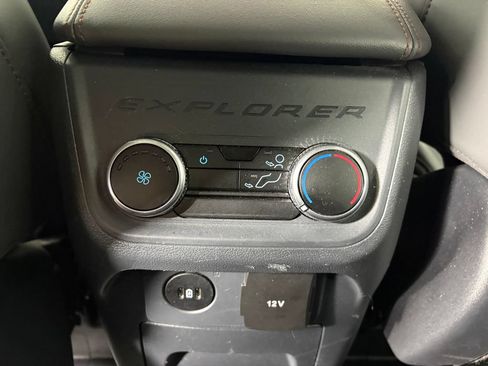 Certified 2025 Ford Explorer Active w/ Active Comfort Package AWD/4WD image 30
