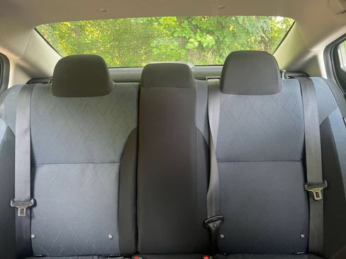 Used 2025 Nissan Versa SV FWD image 31