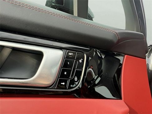 Used 2018 Porsche Panamera 4 image 14