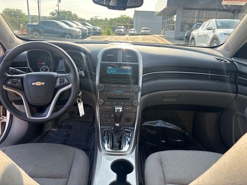 Used 2013 Chevrolet Malibu LS FWD image 29