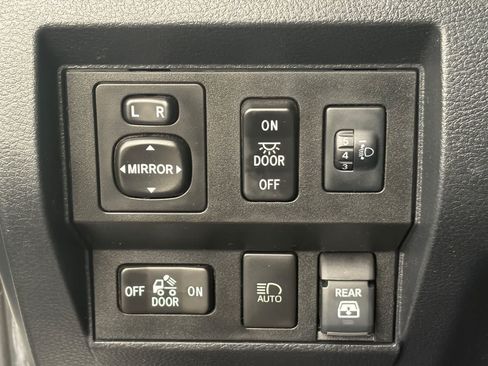 Used 2020 Toyota Tundra SR5 RWD image 18