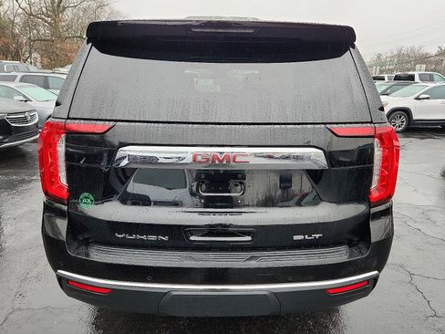 Used 2023 GMC Yukon XL SLT w/ SLT Premium Package image 5
