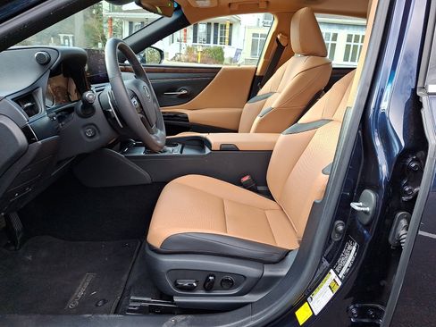 Certified 2023 Lexus ES 350 w/ Premium Package image 14