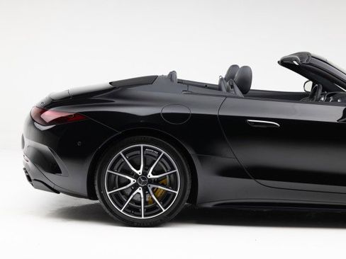 Used 2022 Mercedes-Benz SL 63 AMG 4MATIC w/ AMG Aerodynamic Package image 37