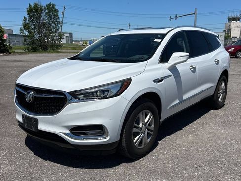 Used 2018 Buick Enclave Essence AWD/4WD image 3