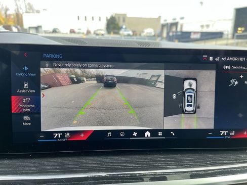 Used 2025 BMW X7 M60i image 17