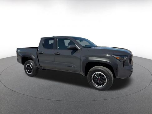 Used 2025 Toyota Tacoma TRD Off-Road AWD/4WD image 2