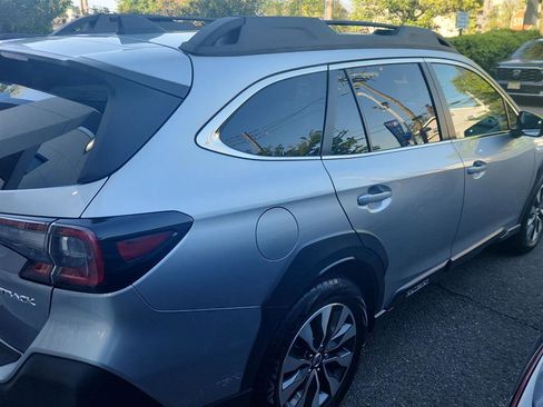Used 2023 Subaru Outback Limited AWD/4WD image 3