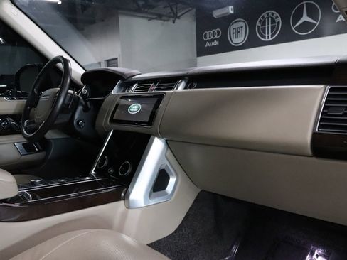 Used 2019 Land Rover Range Rover HSE image 31