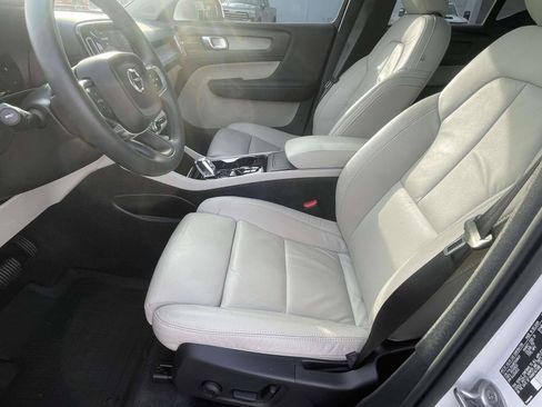 Used 2023 Volvo XC40 B5 Ultimate w/ Climate Package AWD/4WD image 16