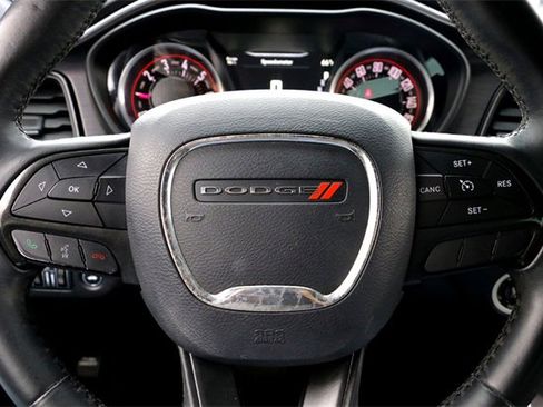 Used 2016 Dodge Challenger SXT image 12