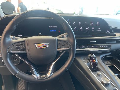 Used 2024 Cadillac Escalade ESV V w/ LPO, ONYX Package AWD/4WD image 6