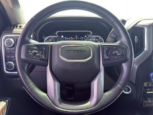 Used 2021 GMC Sierra 1500 Denali w/ Technology Package AWD/4WD image 10