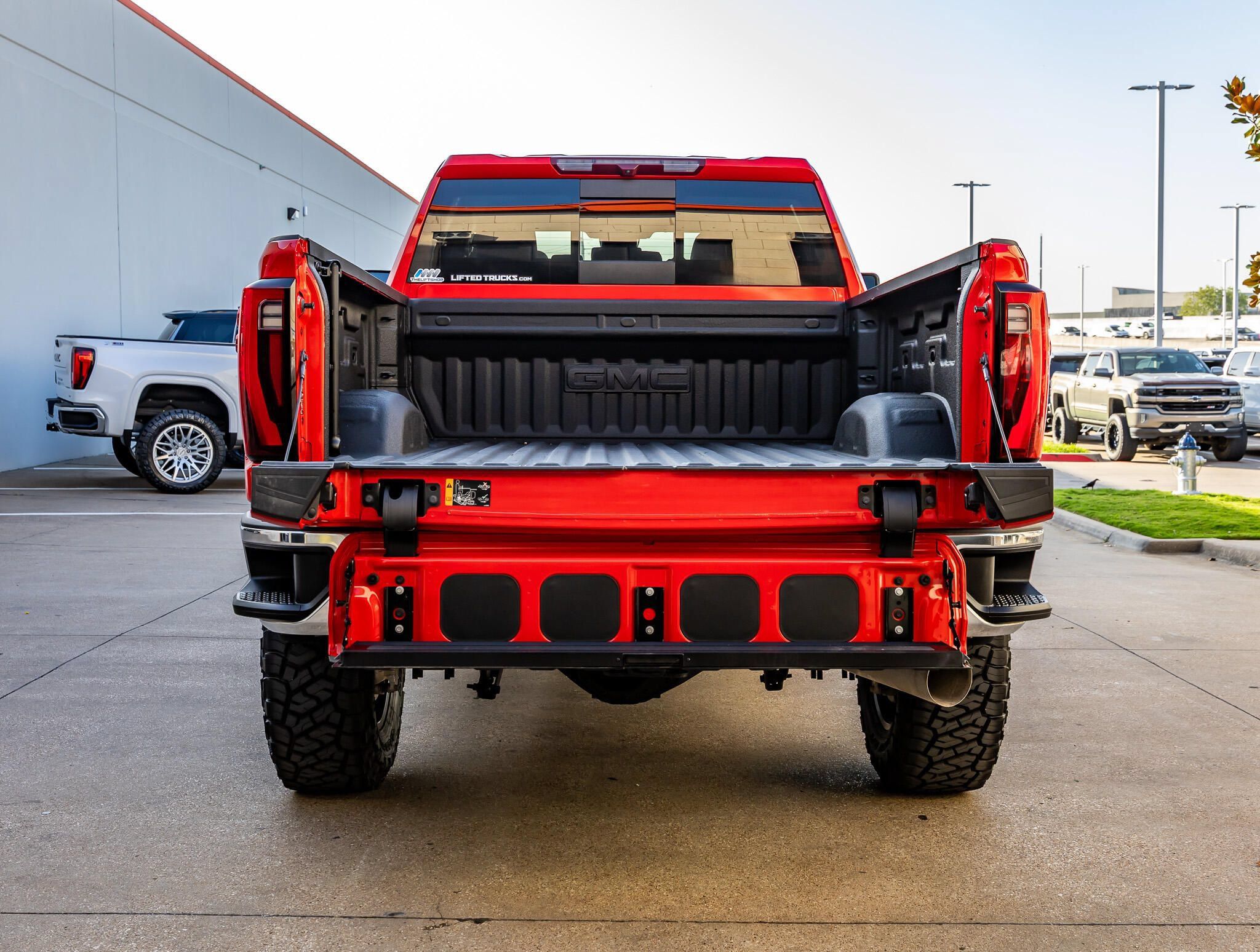 Used 2024 GMC Sierra 2500 SLT w/ Texas SLT Premium Package AWD/4WD image 9