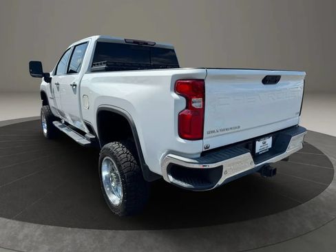 Used 2020 Chevrolet Silverado 2500 LTZ w/ LTZ Premium Package RWD image 4