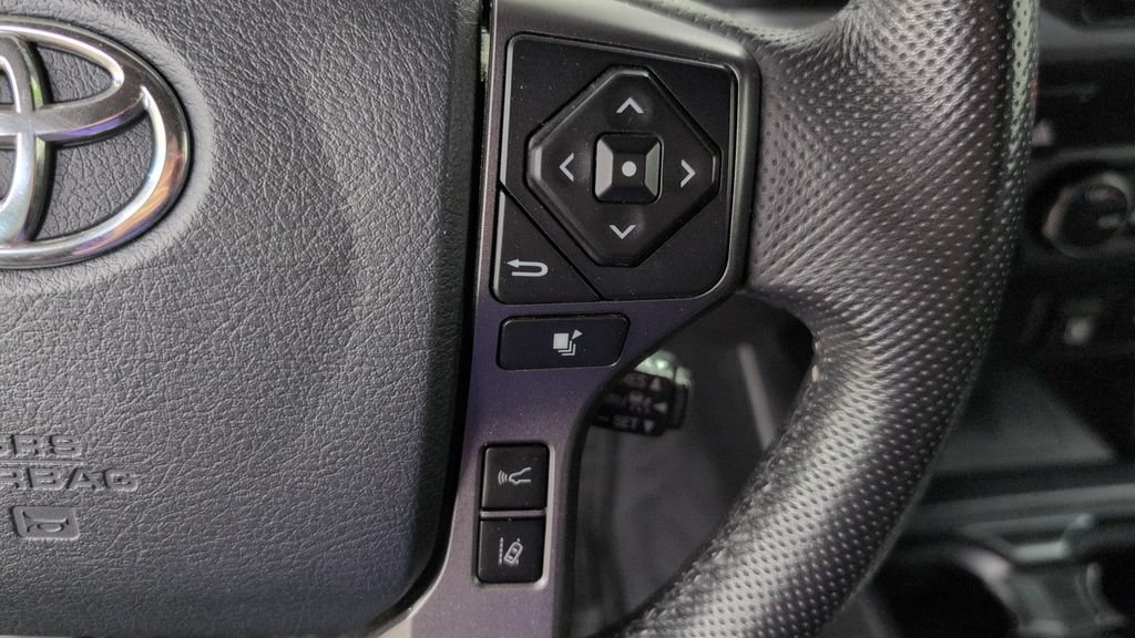 Used 2020 Toyota Tacoma TRD Sport AWD/4WD image 11