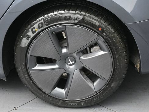 Used 2023 Tesla Model 3 Standard Range RWD image 33
