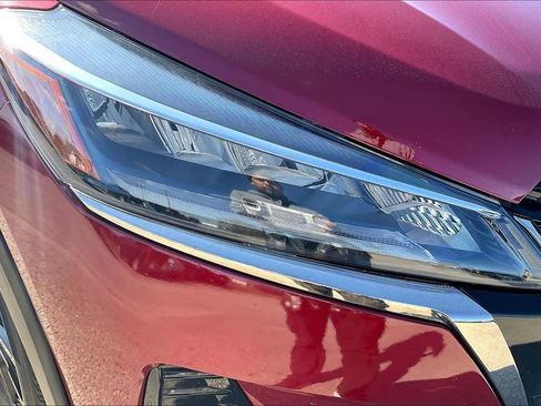 Used 2021 Nissan Kicks SR w/ SR Premium Package image 32