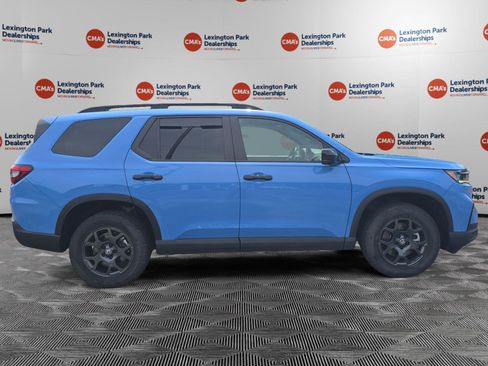 Used 2024 Honda Pilot TrailSport image 8