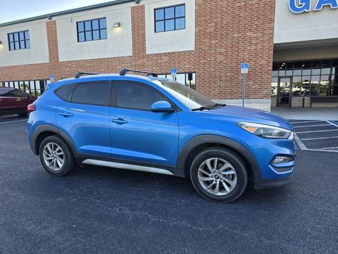 Used 2017 Hyundai Tucson SE image 2