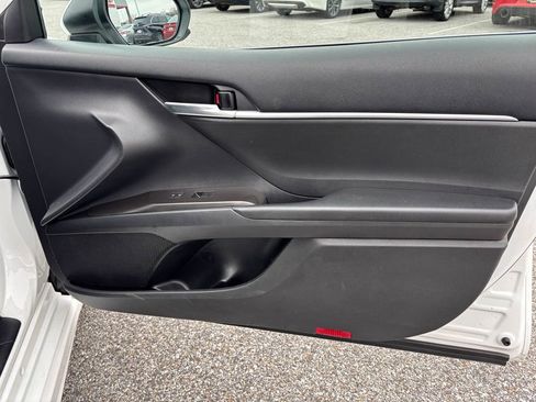 Used 2021 Toyota Camry SE image 34
