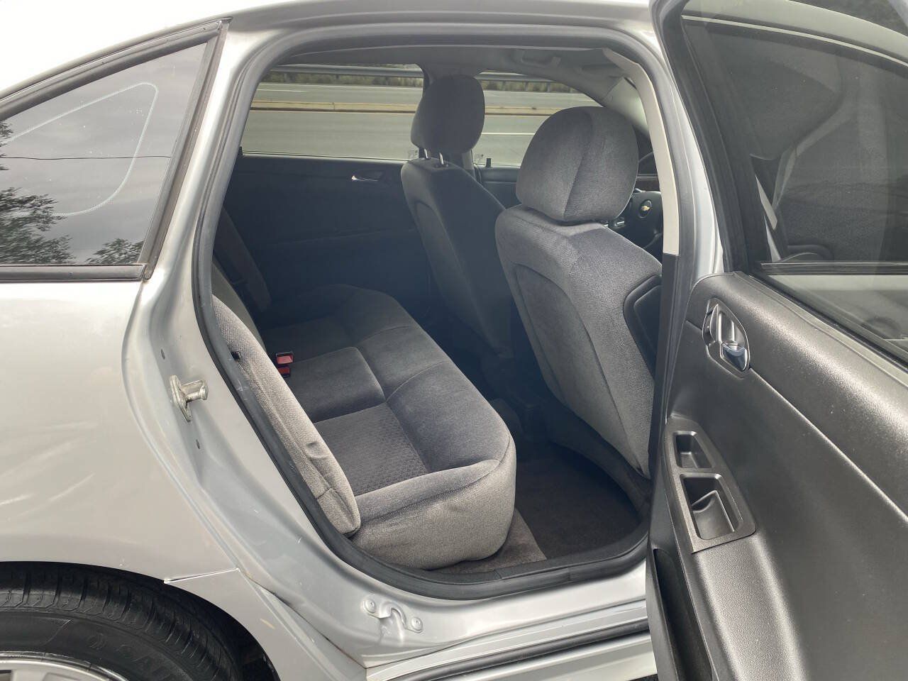 Used 2015 Chevrolet Impala Limited LS FWD image 13