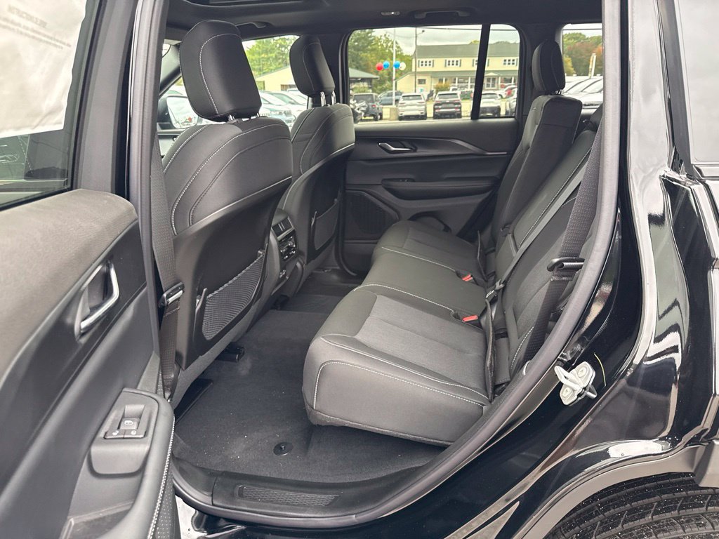 New 2027 Jeep Grand Cherokee Laredo X AWD/4WD image 21