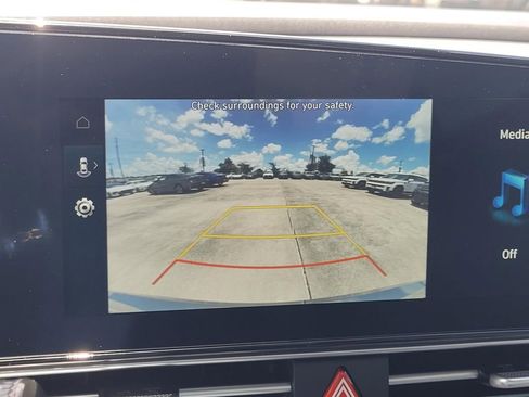 New 2025 Hyundai Elantra Limited image 20