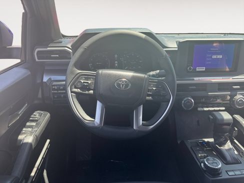 Certified 2025 Toyota Tacoma TRD Off-Road AWD/4WD image 12