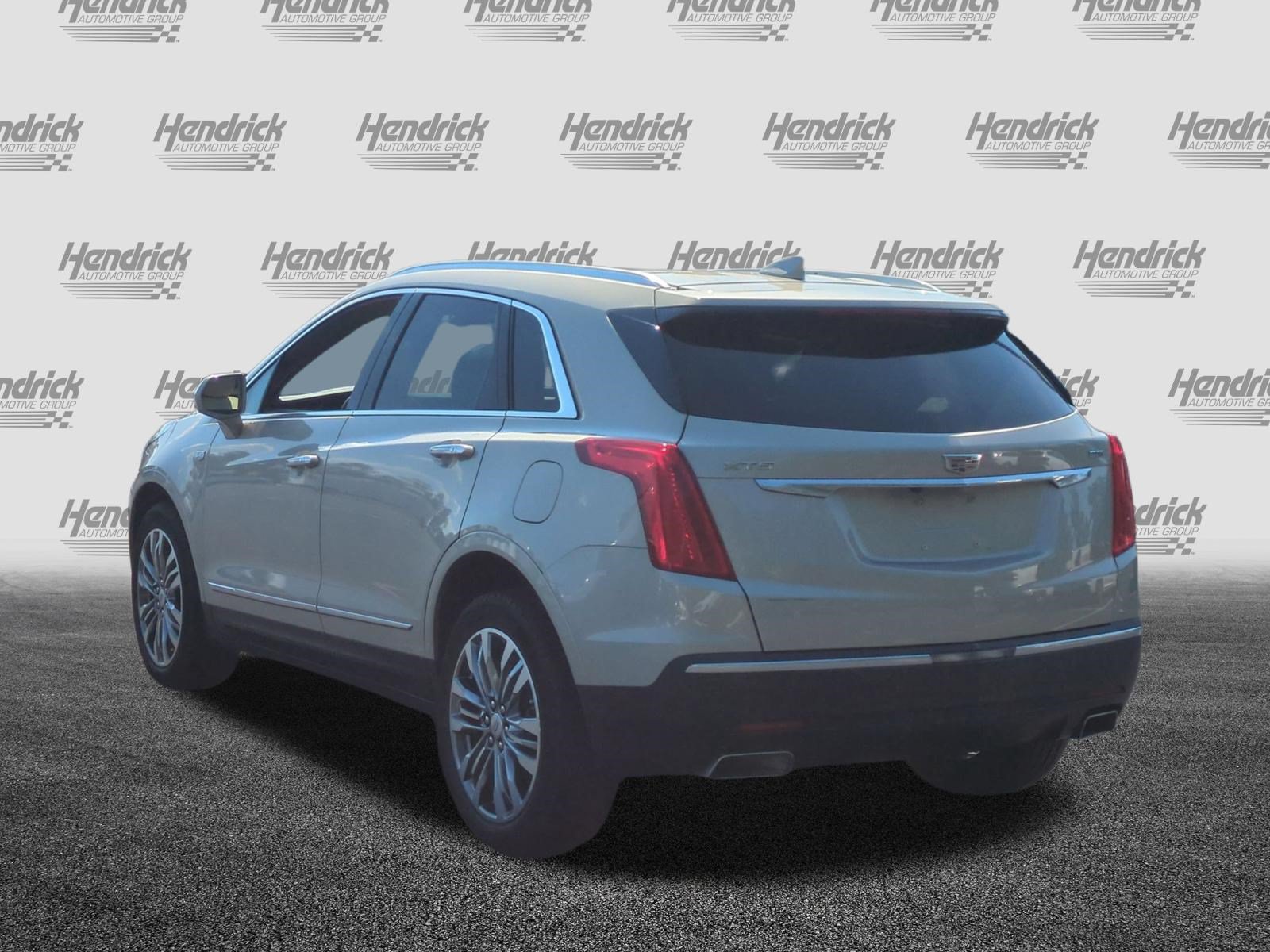 Used 2017 Cadillac XT5 Premium Luxury FWD image 8