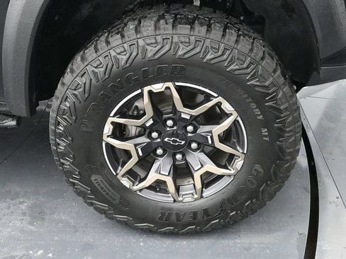 Used 2025 Chevrolet Colorado ZR2 AWD/4WD image 16