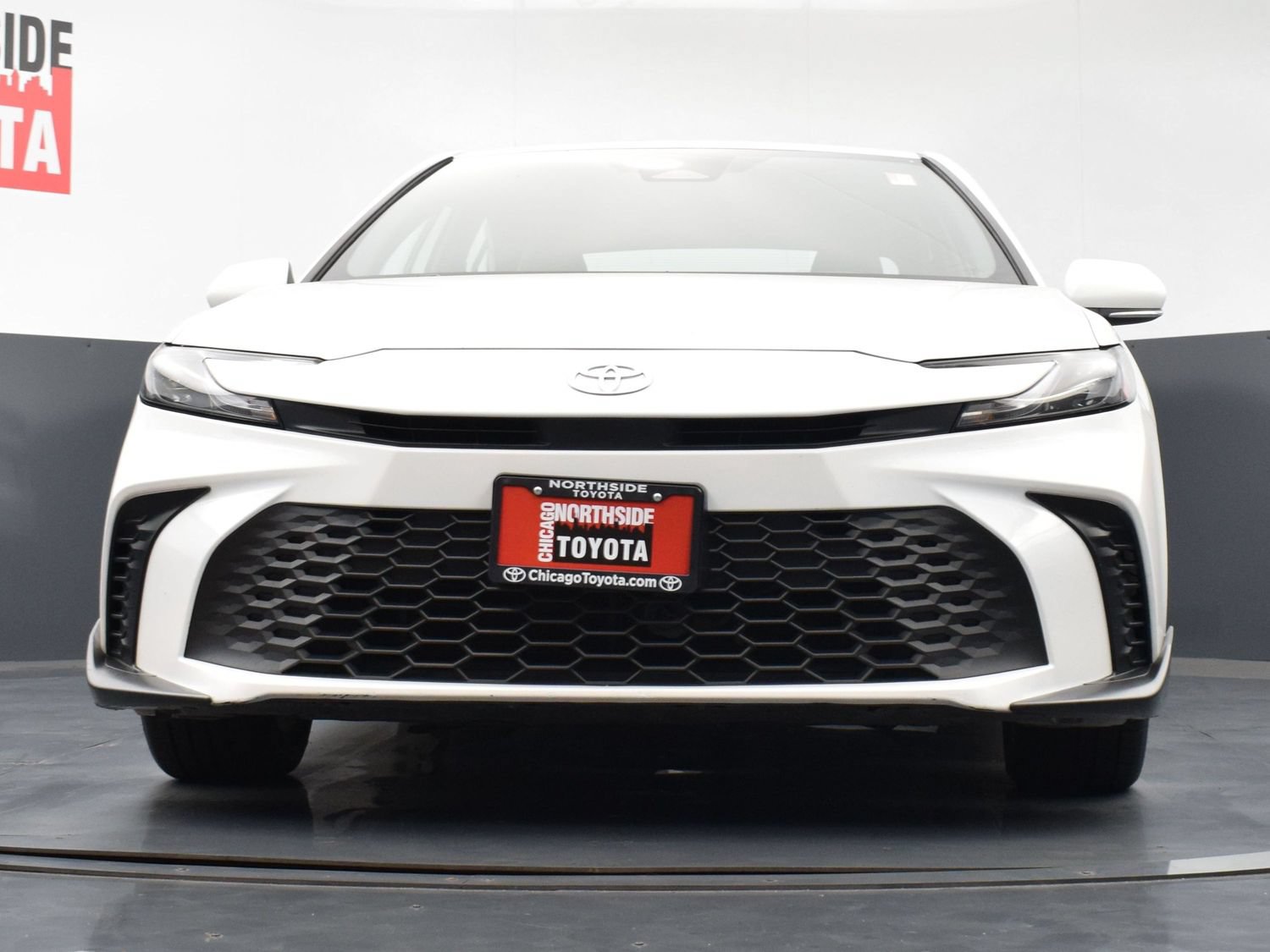 Used 2025 Toyota Camry SE FWD image 30