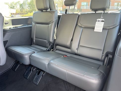 New 2025 Ford Expedition Active image 20