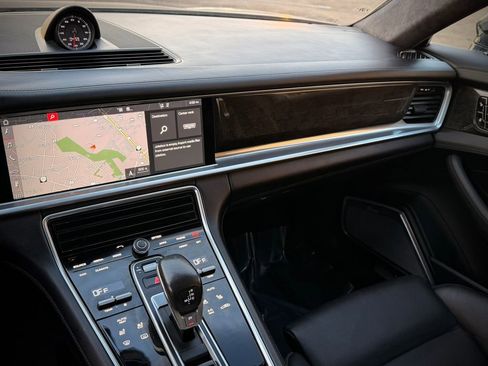 Used 2018 Porsche Panamera Turbo image 28