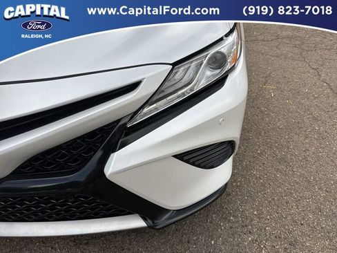 Used 2020 Toyota Camry XSE image 11