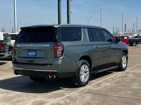 Used 2023 Chevrolet Suburban Premier image 13