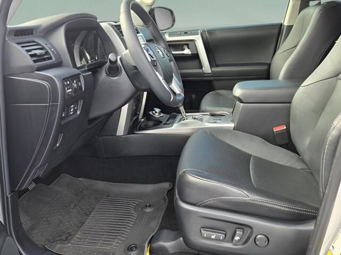 Used 2022 Toyota 4Runner Limited image 9