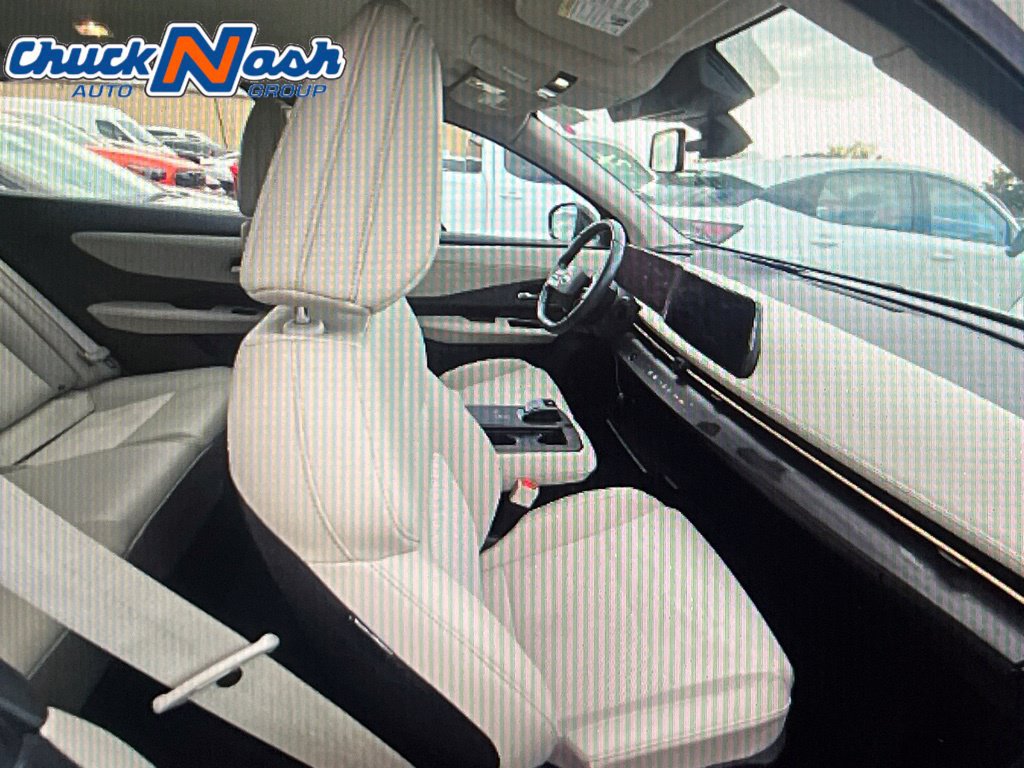 Used 2024 Nissan Ariya AWD image 12