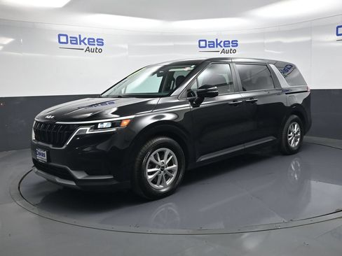 Certified 2024 Kia Carnival LX FWD image 3