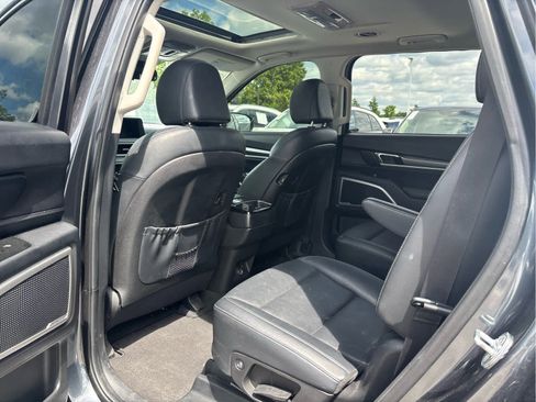 Used 2022 Kia Telluride S AWD/4WD image 5