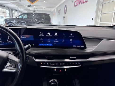 Certified 2024 Cadillac XT4 Premium Luxury AWD/4WD image 19